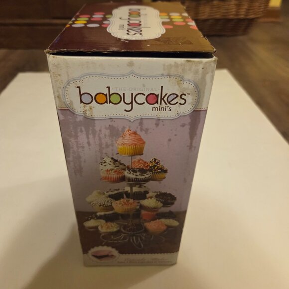 Babycakes Mini Pink Nonstick Cupcake Maker - Makes 4 Cupcakes - Picture 3 of 5